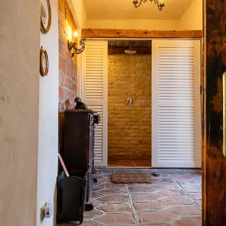 Old Town Traditional House With Terrace Brasov