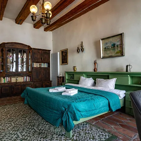 Old Town Traditional House With Terrace *